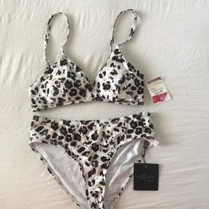 Nip Tuck leopard 2 piece